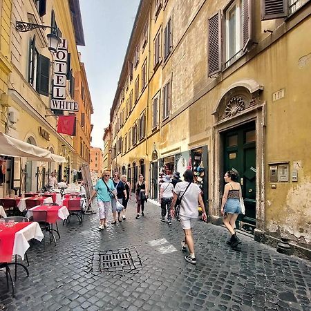 Ych-Butterfly Flat Close Trevi Fountain Roma Ngoại thất bức ảnh