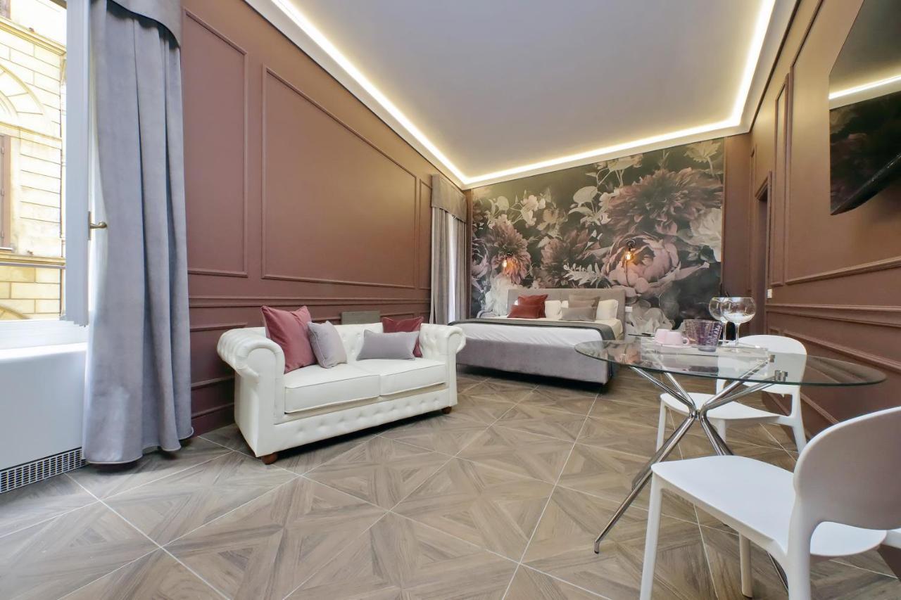 Ych-Butterfly Flat Close Trevi Fountain Roma Ngoại thất bức ảnh
